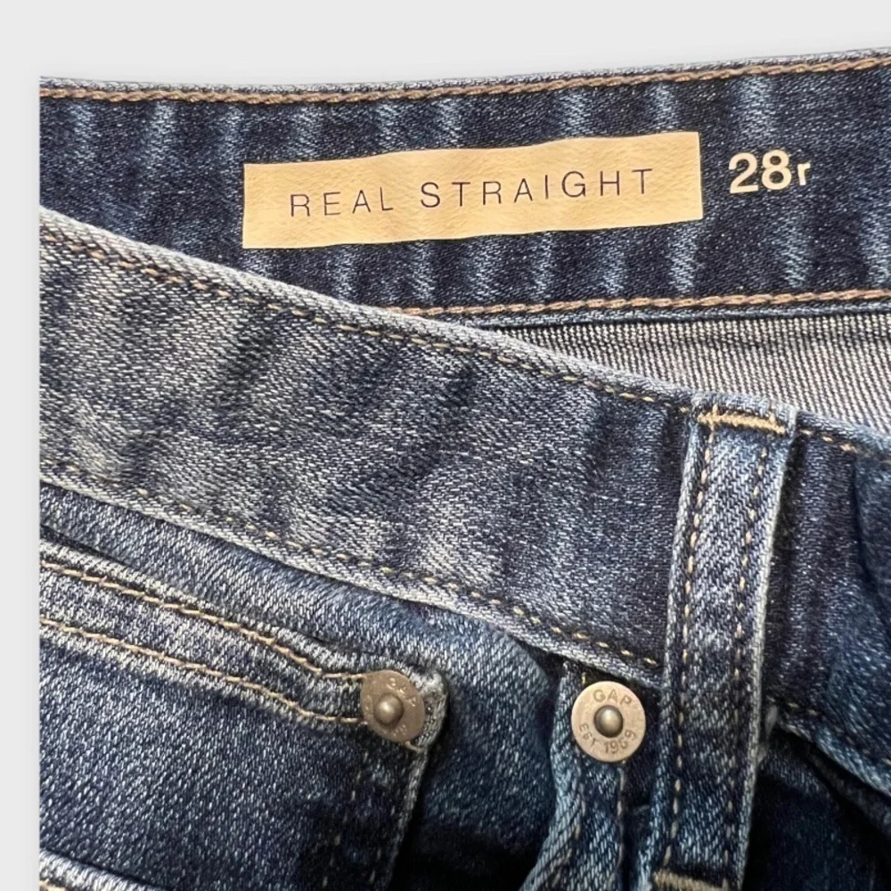 GAP **NWOT** JEANS SZ.6 STRAIGHT LEG